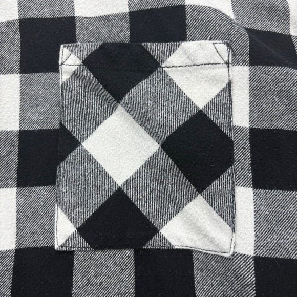 Risen Buffalo Plaid Flannel Men's S Black White Oversized Long Sleeve Button Up - Picture 3 of 14